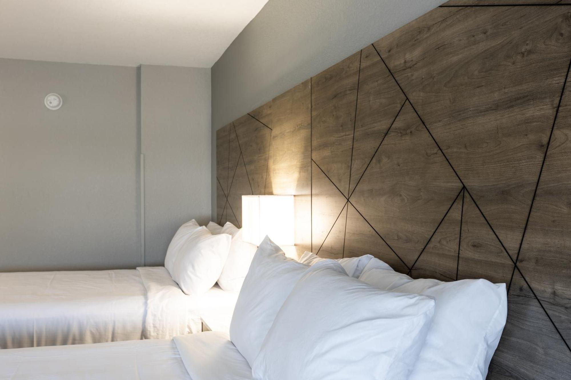 Rodeway Inn & Suites Near Outlet Mall - Asheville Exteriör bild
