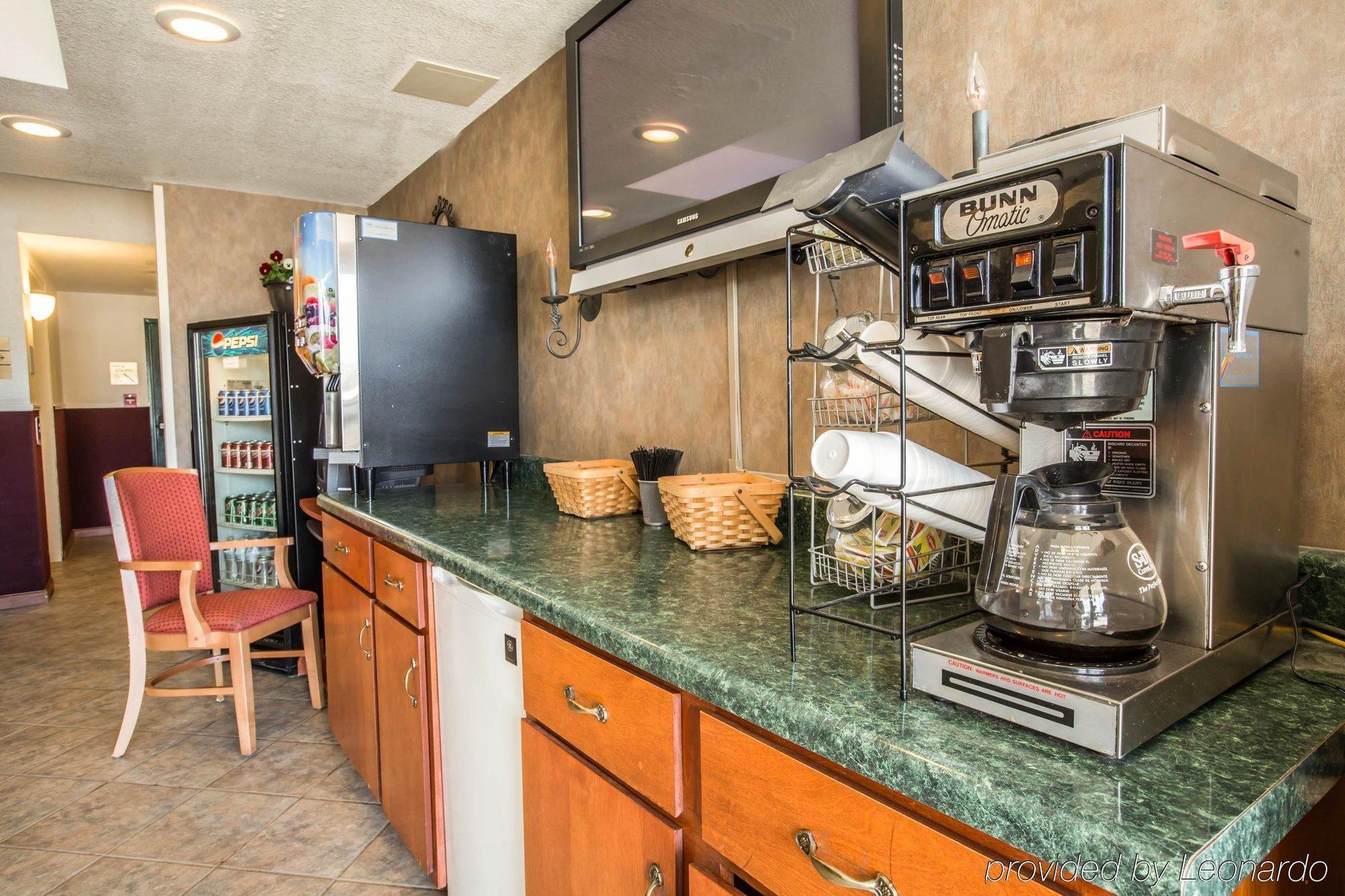 Rodeway Inn & Suites Near Outlet Mall - Asheville Exteriör bild