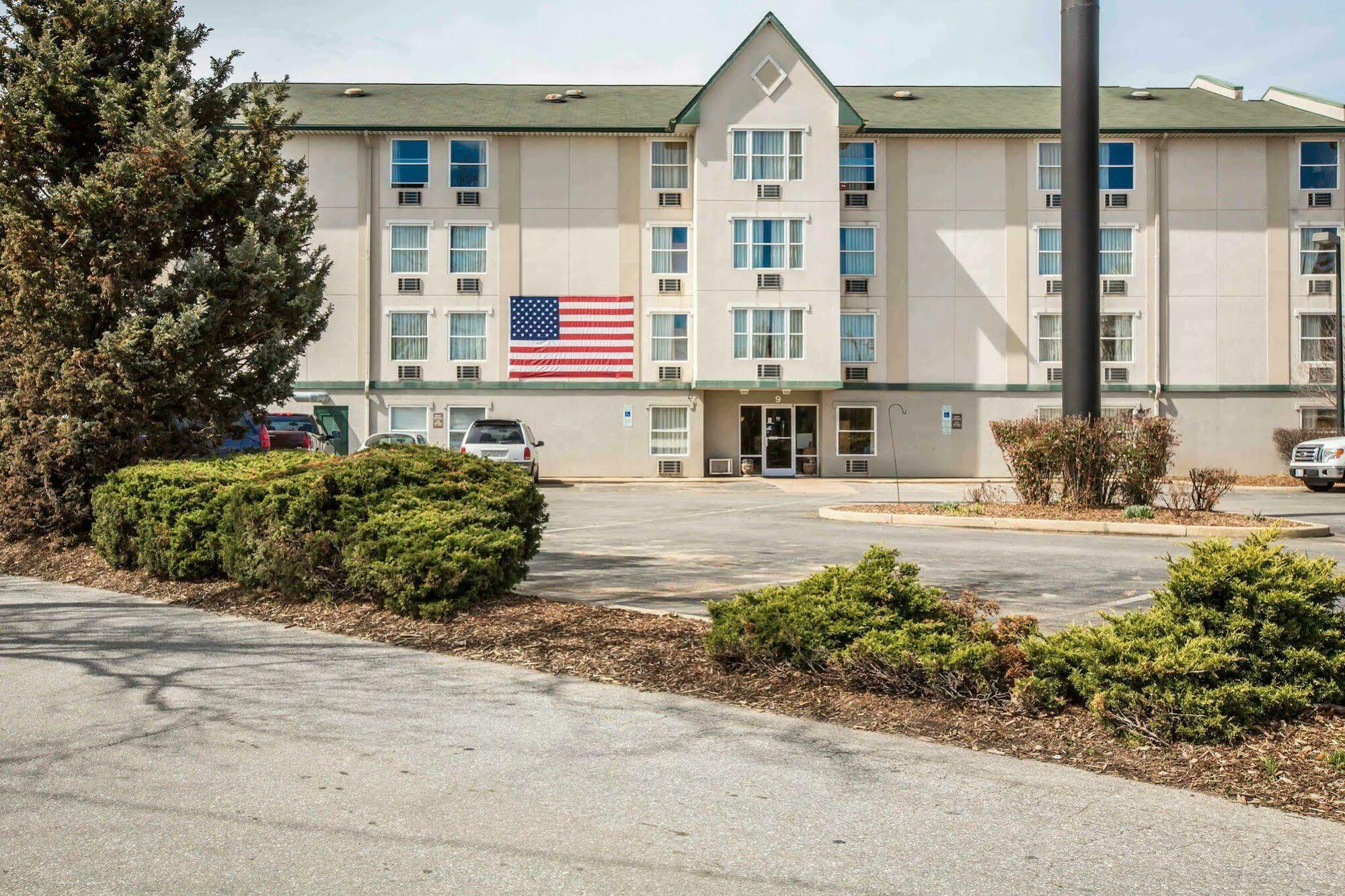 Rodeway Inn & Suites Near Outlet Mall - Asheville Exteriör bild
