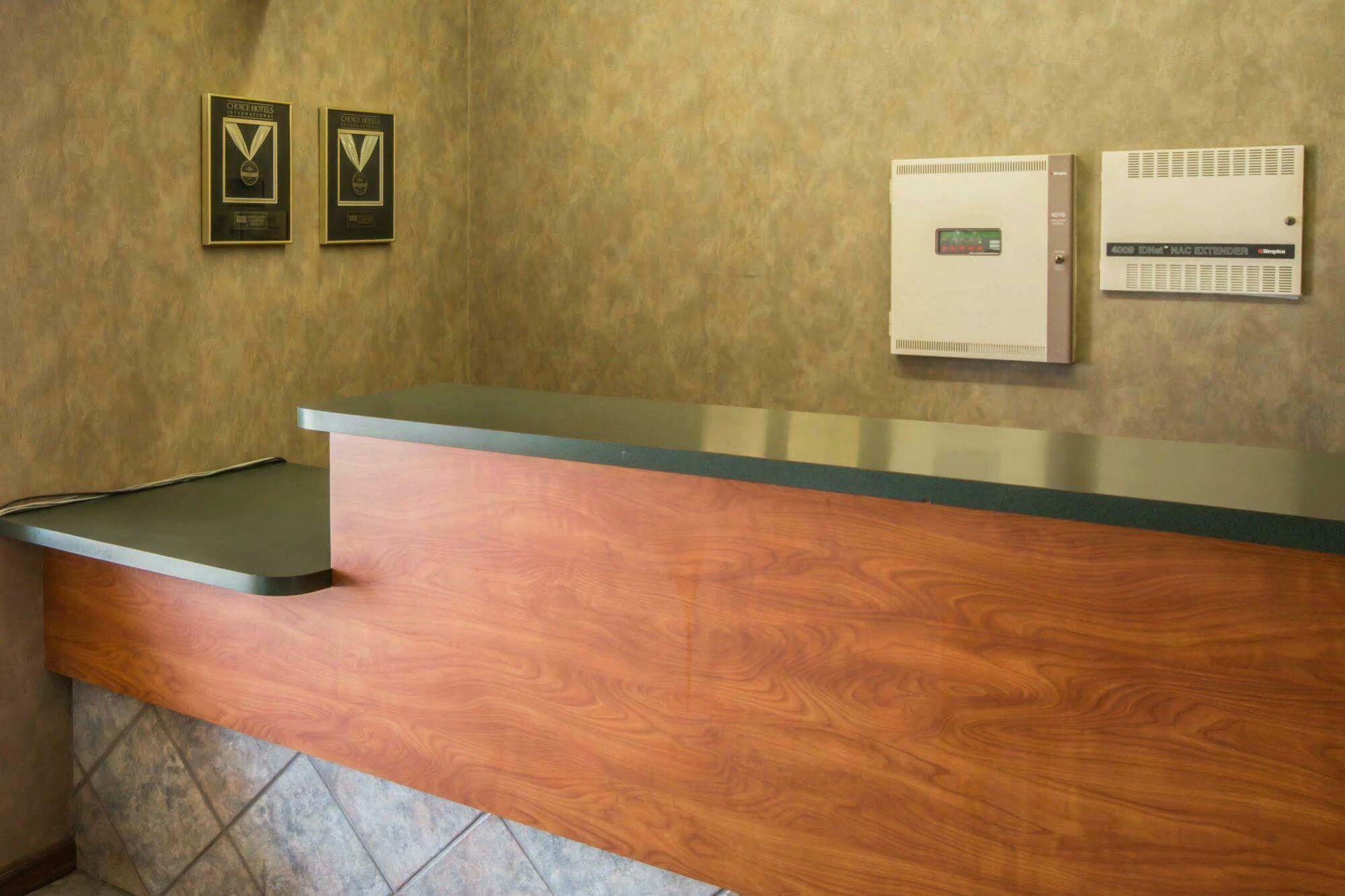 Rodeway Inn & Suites Near Outlet Mall - Asheville Exteriör bild