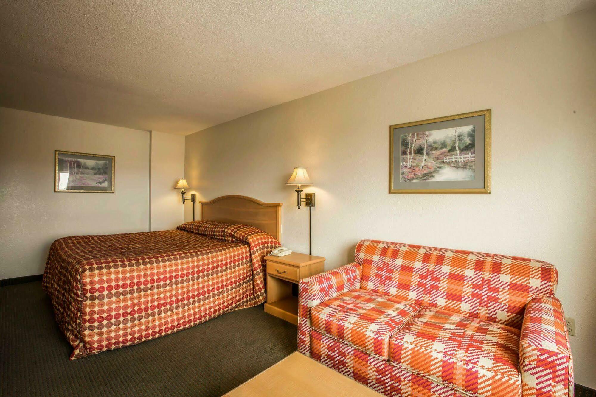 Rodeway Inn & Suites Near Outlet Mall - Asheville Exteriör bild